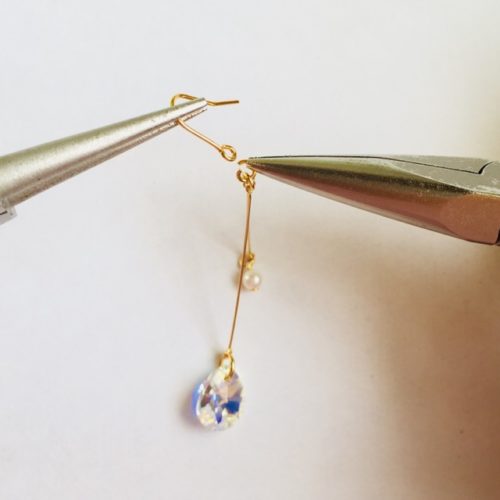 ジョイントパーツとスワロフスキーの華奢なピアスの作り方 めいのハンドメイドアクセサリーブログ